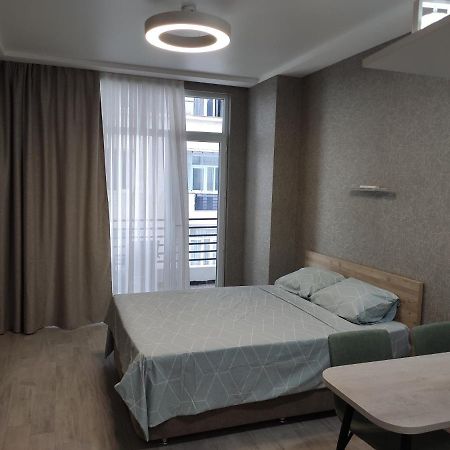 Real Palace Studio Батуми Экстерьер фото